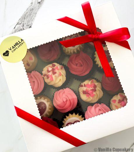 Valentines Day mini cupcakes 2023