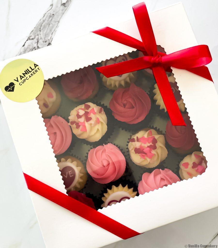 Valentines Day mini cupcakes 2023