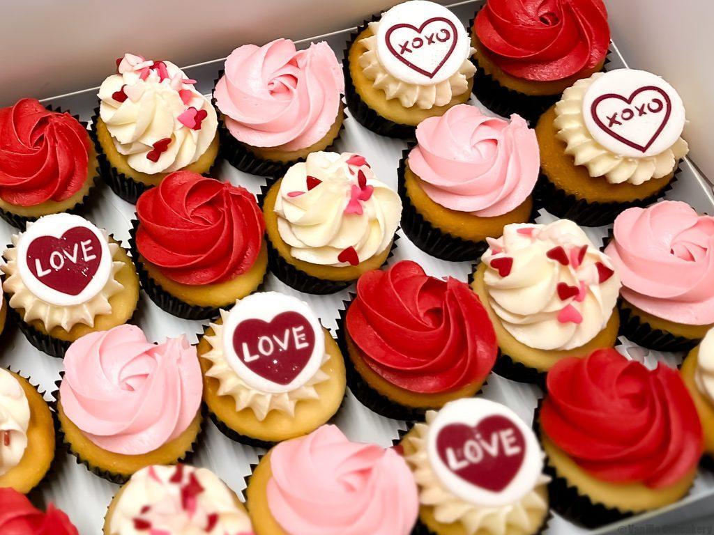 Valentines day mini cupcakes 16 pack