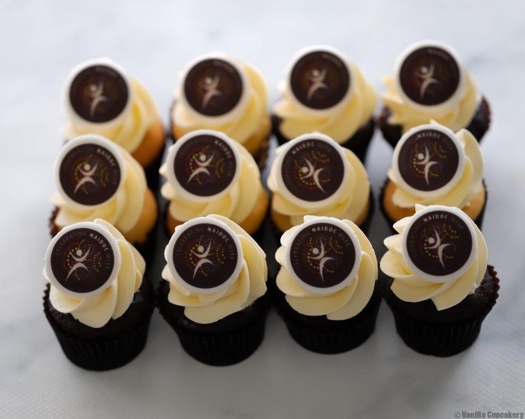 Naidoc Mini Cupcakes.