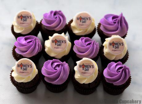 International Women's Day cupcakes mini 12
